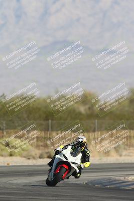 media/Oct-30-2025-Racers Edge (Thu) [[dabbdaf680]]/3-B Group/Session 2 Turn 2/